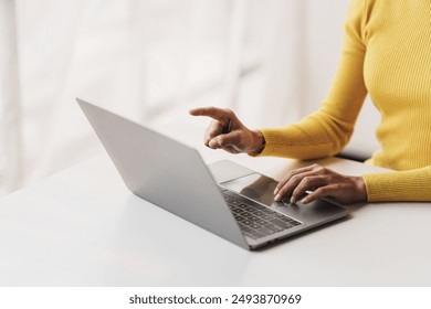 色九月亚洲综合网 色九月亚洲综合网